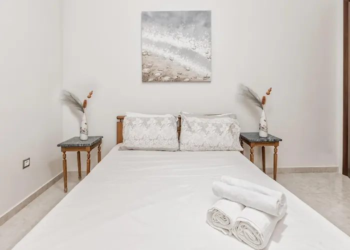 Sunbeam Evia Apartment